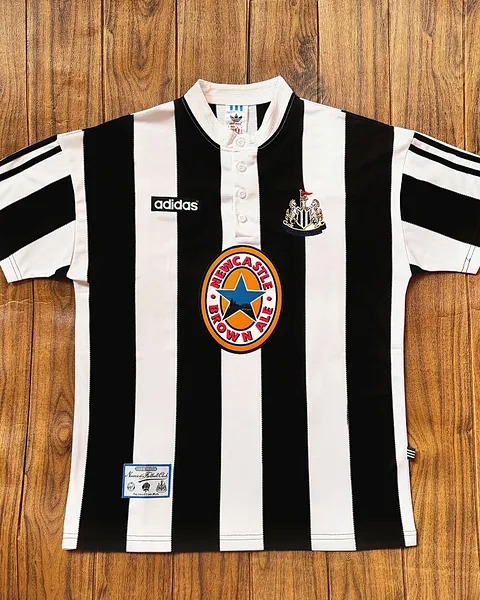 Camisola Retro Newcastle United 1995/96 Principal
